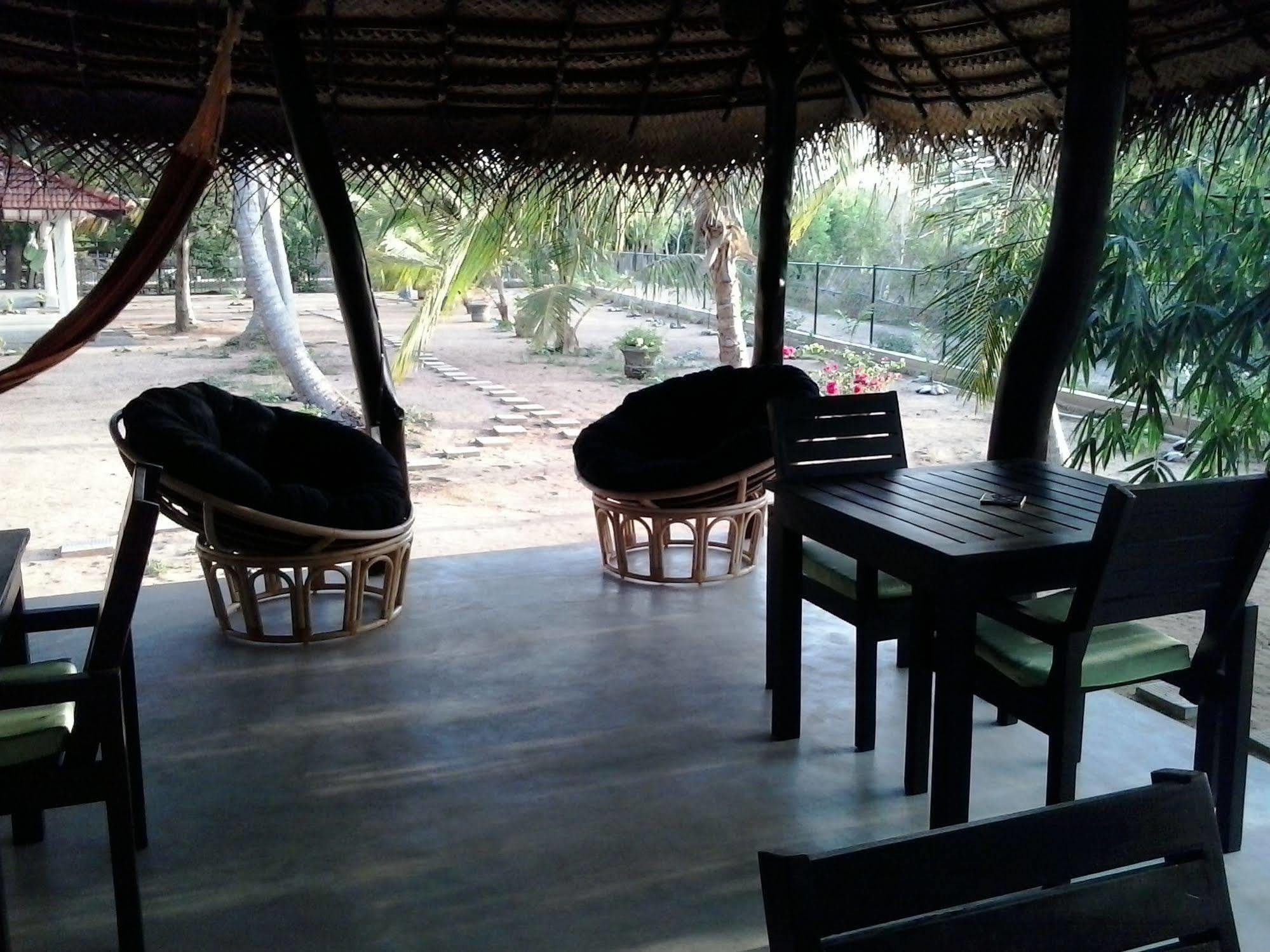 Chillenjoy Cabanas & Restaurant Tangalle Eksteriør billede